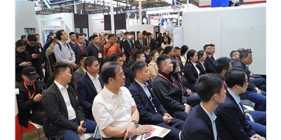 创世纪集团CCMT2024新品发布会盛大揭幕，高端五轴机床引领行业创新潮流
